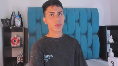 alannaughty_ online show from December 2024 07:51:01 PM