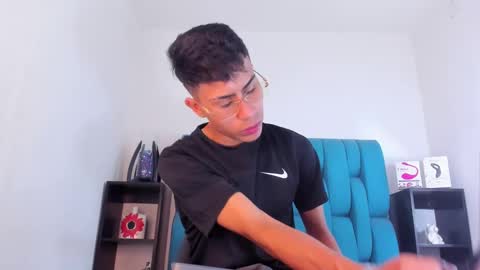 alannaughty_ online show from January 2025 02:06:01 PM