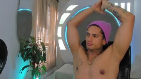 alan online show from February 2025 08:03:02 PM