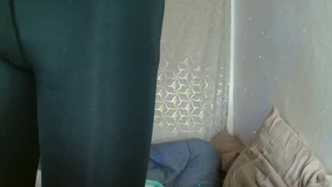 Snapshot of alaouirim25 chatting on January 2026 11:50:01 PM AllylicArabis online show from January 2026 11:50:01 PM