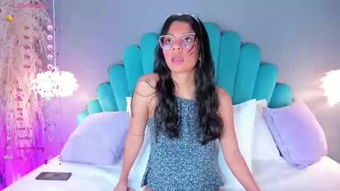 Alassia Hocthner online show from September 2025 11:43:01 AM