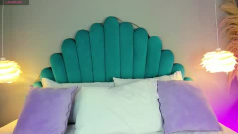 Alassia Hocthner online show from November 2025 11:32:02 AM