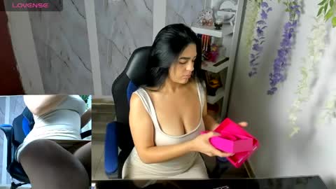 Snapshot of alayasmile chatting on May 2026 04:23:02 PM Alaya online show from May 2026 04:23:02 PM
