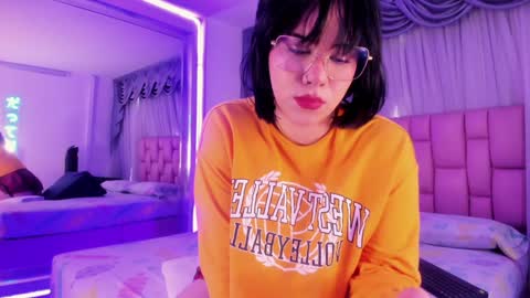 albaandthayron online show from January 2025 12:06:02 PM