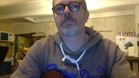 albandant online show from December 2025 09:42:02 PM