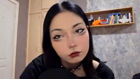 Im Katrina online show from November 2025 04:07:01 PM