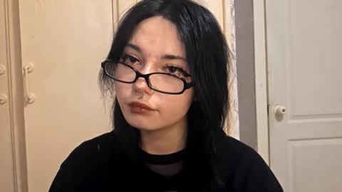 Im Katrina online show from November 2025 05:03:01 PM