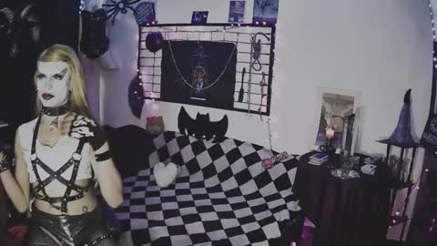 Mistic witch online show from March 2025 10:45:02 PM