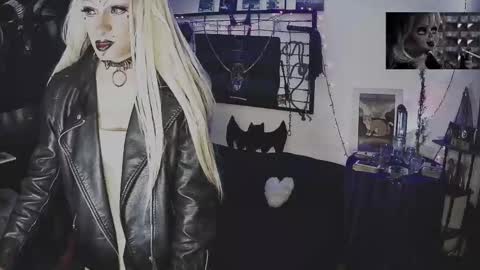 Mistic witch online show from October 2025 12:35:01 PM