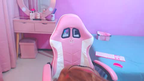 aldana_stone online show from September 2025 03:00:01 AM