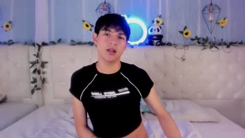 ale_aurarashi online show from November 2025 01:31:01 AM