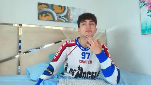 alec online show from November 2025 02:17:02 PM