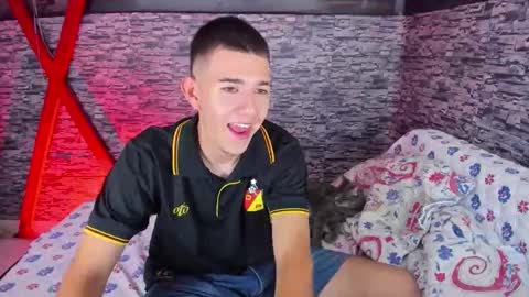 Aleck Boy online show from December 2025 06:58:01 PM