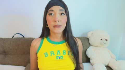 Snapshot of alee_foxx chatting on May 2026 11:44:01 PM Alee Foxx online show from May 2026 11:44:01 PM