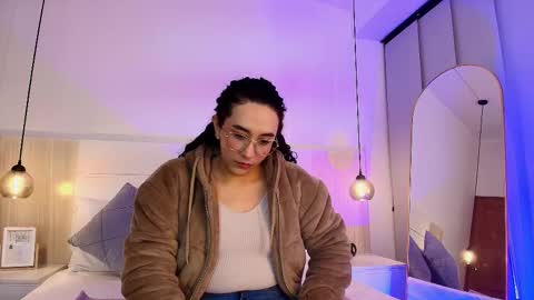 Alehia Cute online show from October 2025 02:05:01 PM