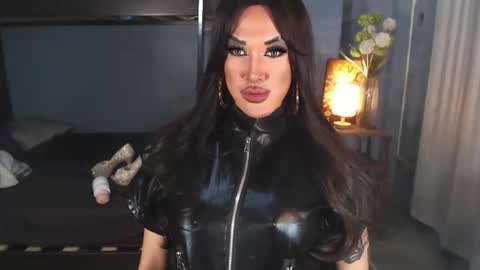 aleinacroft online show from February 2025 08:35:02 PM