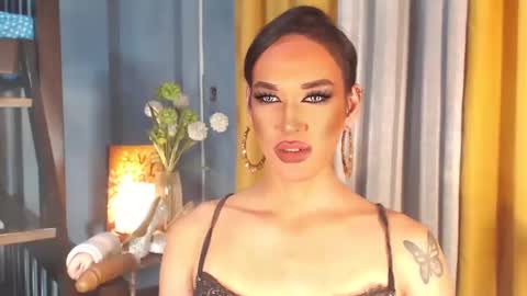 aleinacroft online show from February 2025 07:00:01 AM