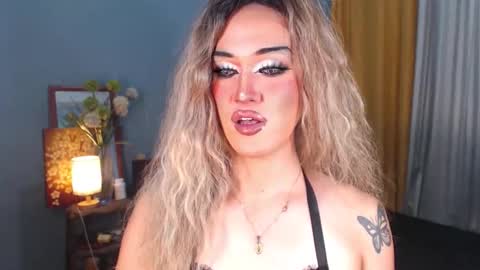 aleinacroft online show from October 2025 02:07:01 PM