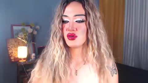 aleinacroft online show from November 2025 02:44:01 AM