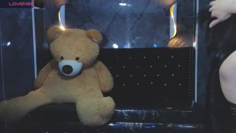 aleja online show from November 2025 08:30:01 PM