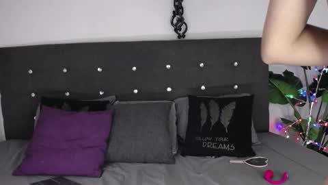 Alejandra online show from November 2025 12:49:02 PM