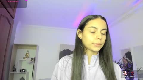 Alejandra online show from March 2025 11:20:01 AM