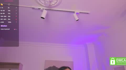 Alejandra online show from October 2025 11:44:02 AM