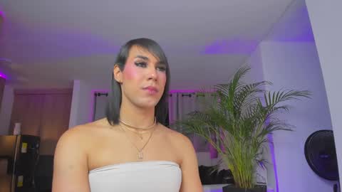 A L E J A N D R A online show from March 2025 12:10:02 AM