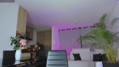 A L E J A N D R A online show from October 2025 11:00:01 AM