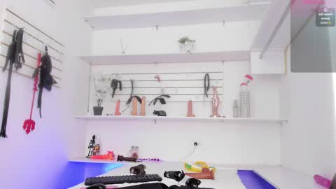 Alejandra online show from September 2025 03:45:01 PM