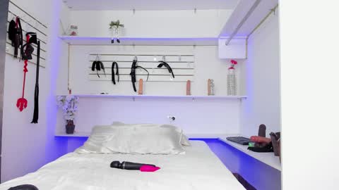 Alejandra online show from November 2025 04:56:02 AM