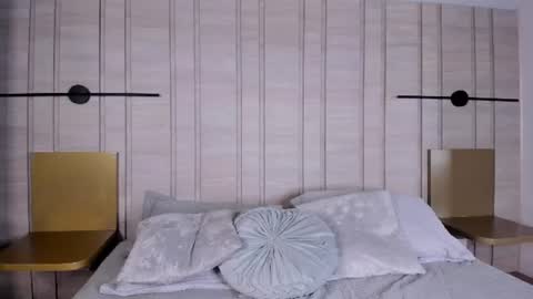 alejandra_marin_ online show from June 2026 02:01:01 AM