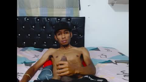 alejandrito_king online show from November 2025 01:47:02 PM