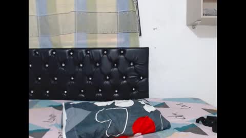 alejandrito_king online show from December 2025 02:44:01 PM