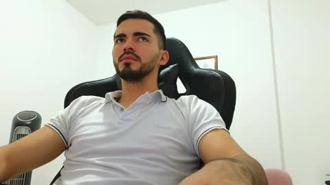 alejandroo_7 online show from December 2024 09:15:01 PM