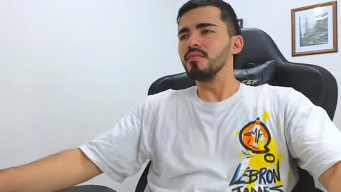 alejandroo_7 online show from January 2025 06:51:01 PM