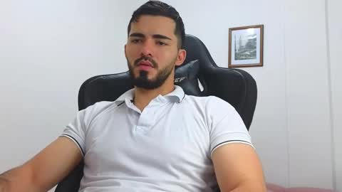 alejandroo_7 online show from February 2025 09:53:02 PM