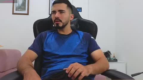 alejandroo_7 online show from October 2025 03:13:01 PM