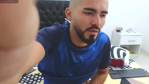 alejandroo_7 online show from February 2026 04:40:02 PM