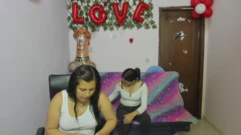 Snapshot of alejita_smithh chatting on February 2025 12:51:02 PM zoe and Kataleya online show from February 2025 12:51:02 PM