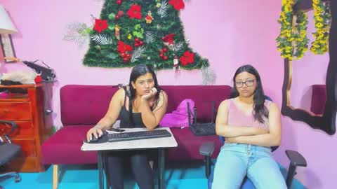 Snapshot of alejita_smithh chatting on January 2026 12:21:01 PM zoe and Kataleya online show from January 2026 12:21:01 PM