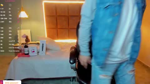 ALejoo Saenz online show from September 2025 09:39:02 PM