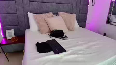 aleka_williams_ online show from September 2025 12:59:02 PM