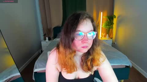 Snapshot of aleks_caste chatting on May 2026 05:09:01 PM Aleks online show from May 2026 05:09:01 PM