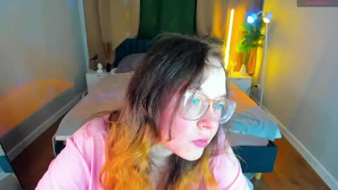 Snapshot of aleks_caste chatting on June 2026 05:29:02 PM Aleks online show from June 2026 05:29:02 PM