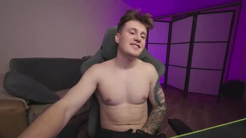 Alex and Linar online show from November 2025 10:54:02 PM