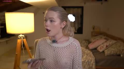 Lexi online show from November 2025 04:13:02 AM