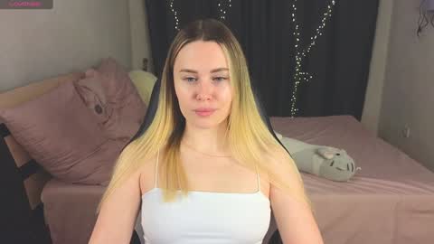 Snapshot of alena_hot_sex chatting on January 2025 02:24:02 PM Alena online show from January 2025 02:24:02 PM