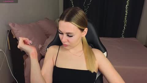 Snapshot of alena_hot_sex chatting on January 2025 04:42:01 PM Alena online show from January 2025 04:42:01 PM