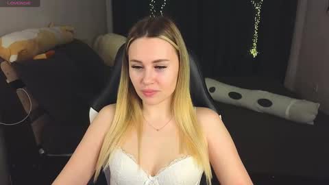 Snapshot of alena_hot_sex chatting on January 2025 05:38:02 PM Alena online show from January 2025 05:38:02 PM